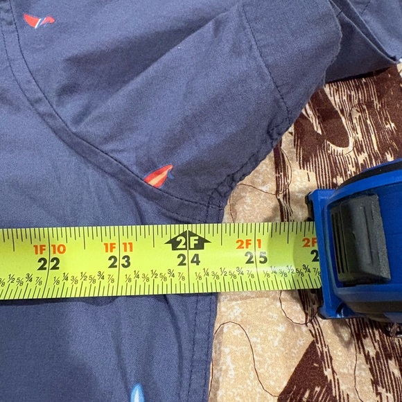 American Eagle Men's seriously soft Button-Up Short-Sleeve Surfboard Shirt - Picture 10 of 10